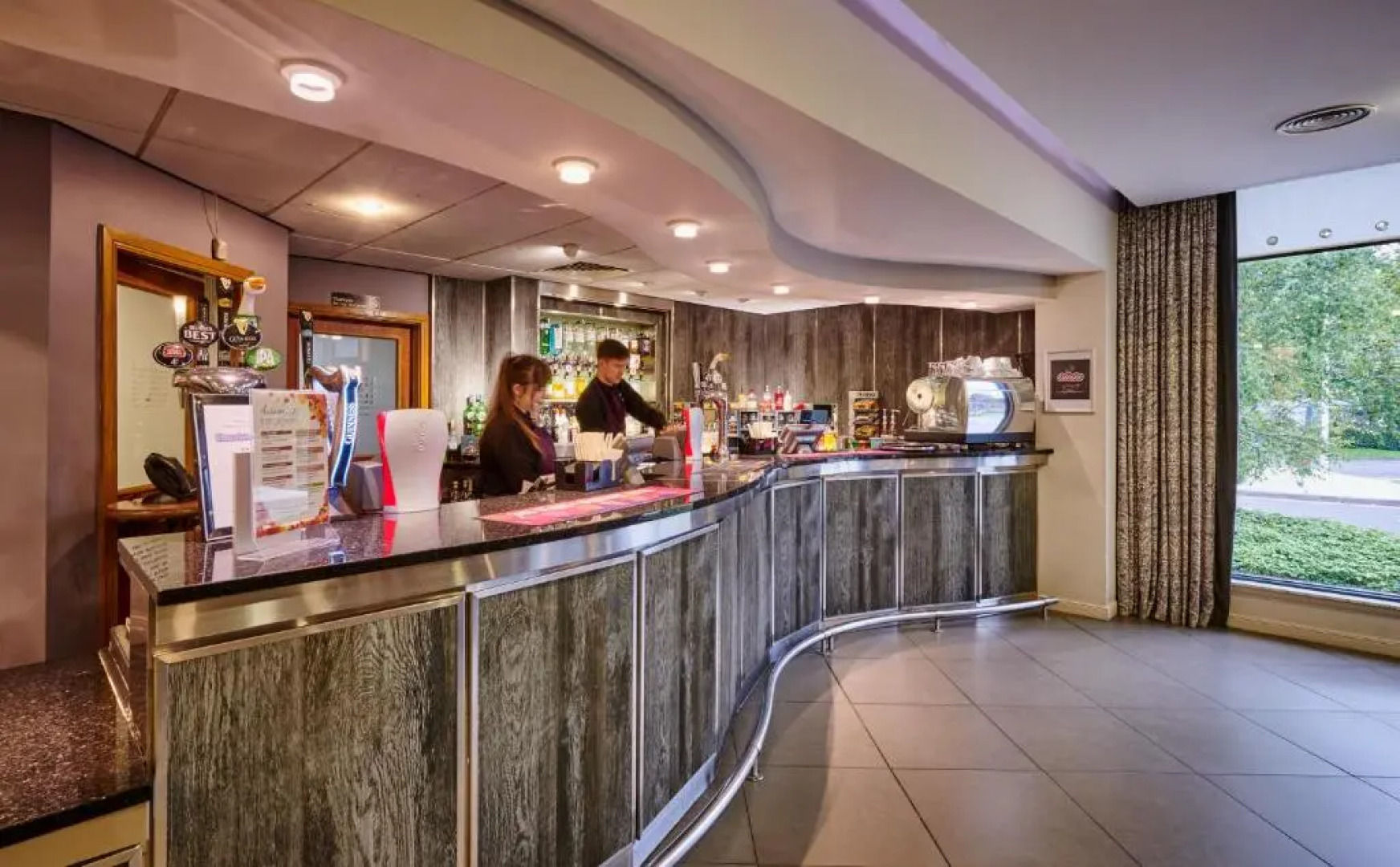 Stirling Court Hotel