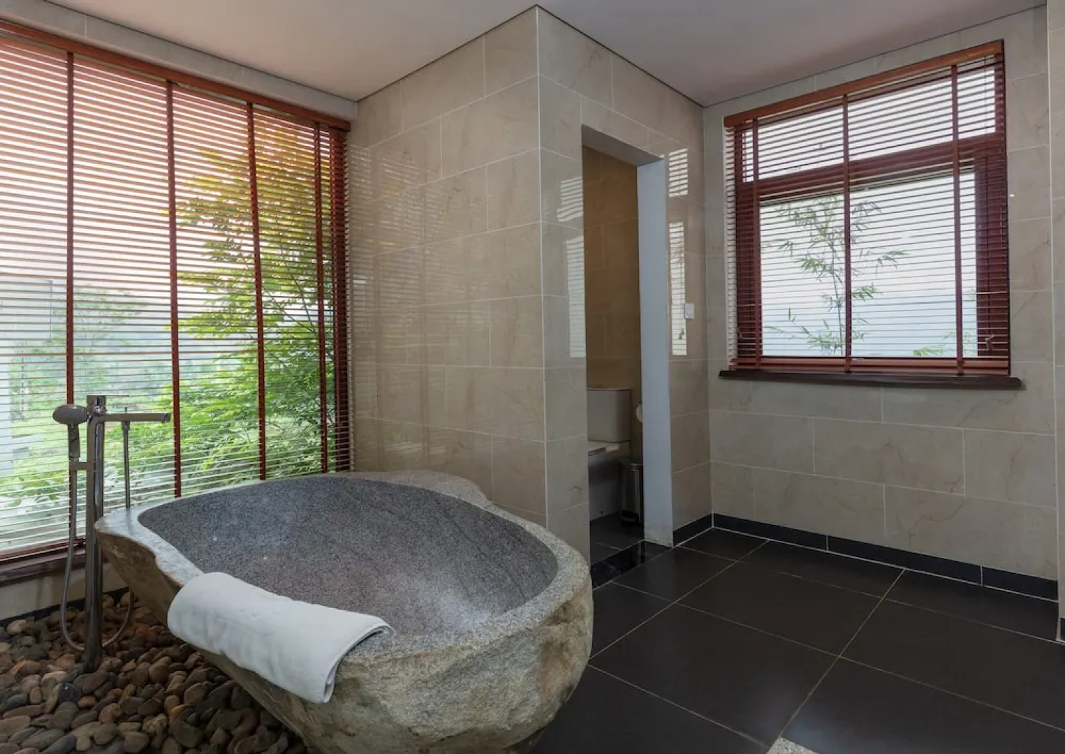 Ebino Pù Luông Resort
