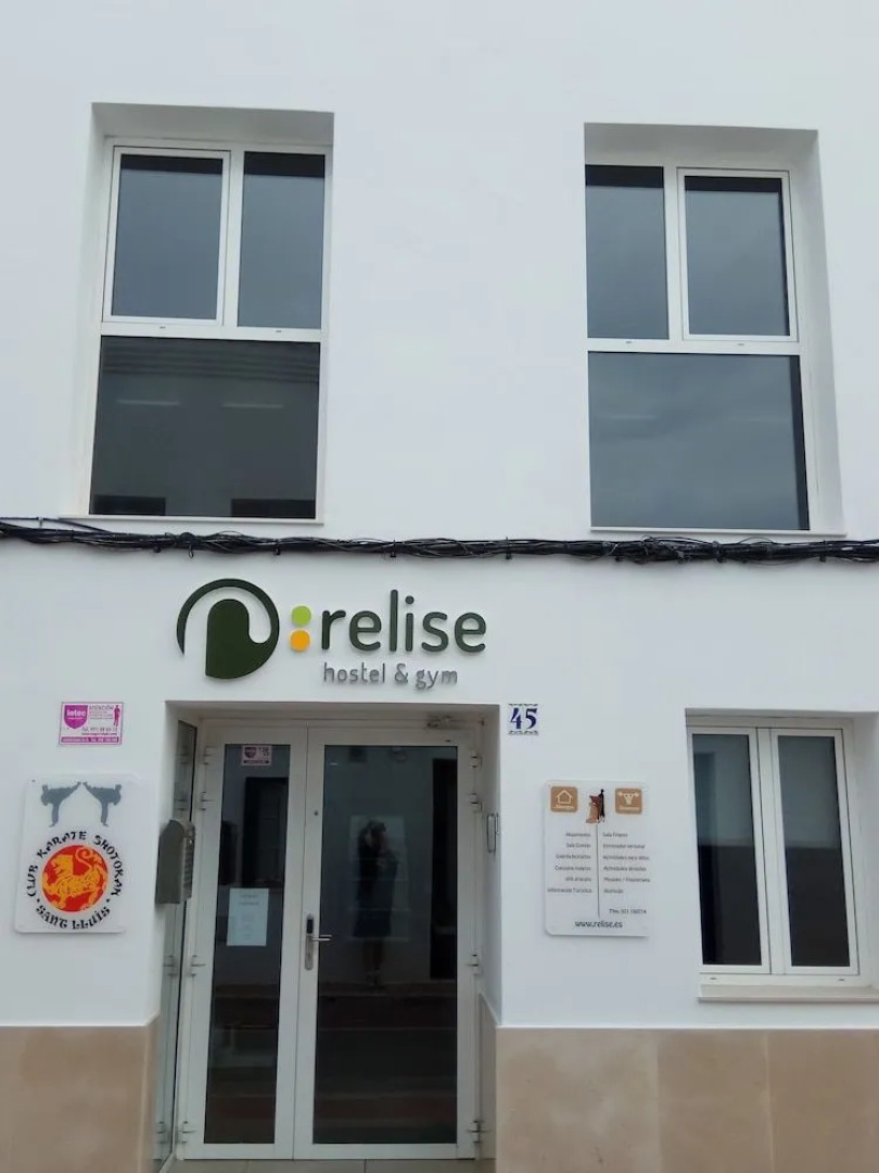 Hostel & Gym Relise - Albergue Juvenil