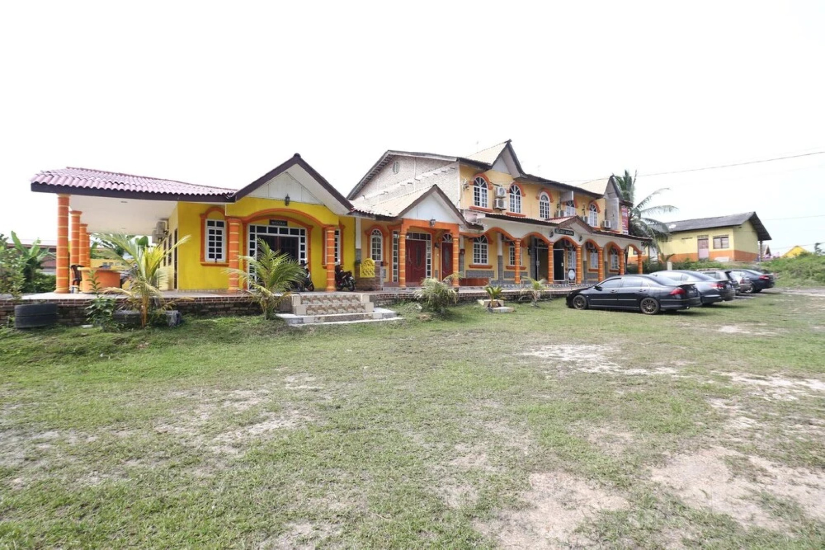 Raz Hotel by OYO Rooms