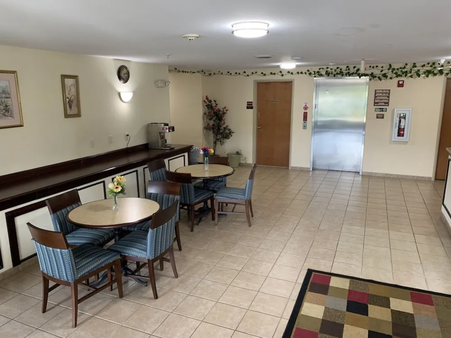 Amelia Inn & Suites