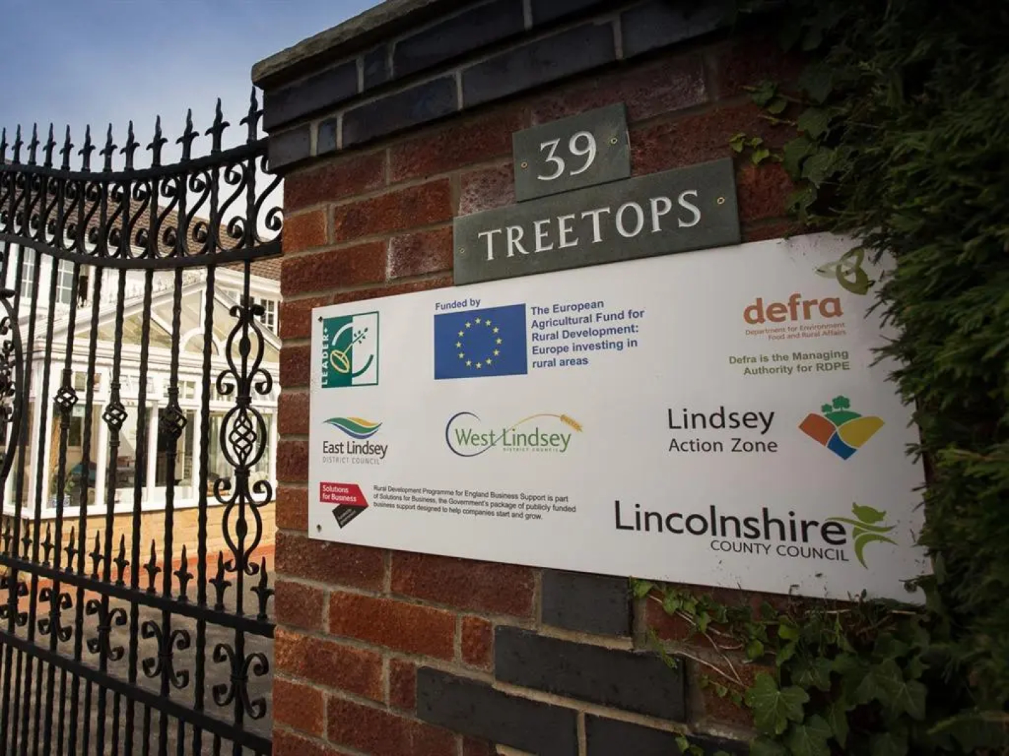 Treetops Cottages & Spa