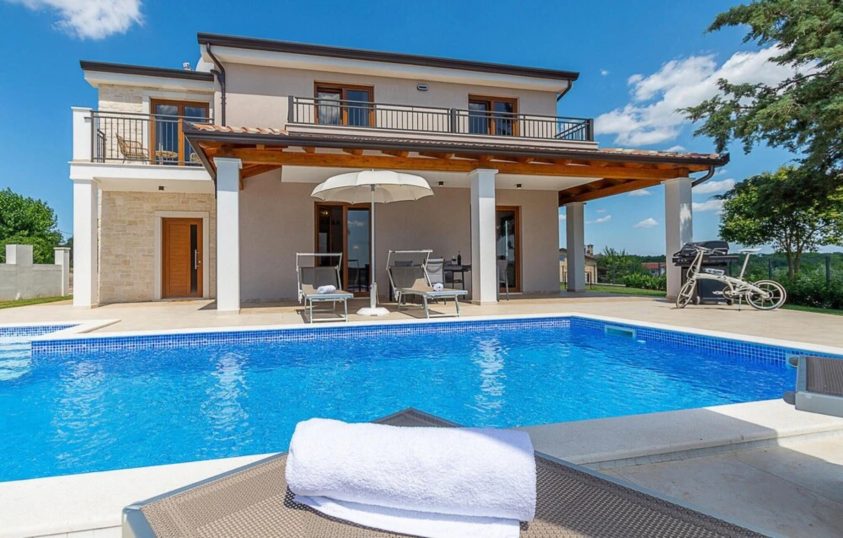 Amazing Home in Vizinada With 3 Bedrooms, Wifi and Outdoor Swimming Pool
