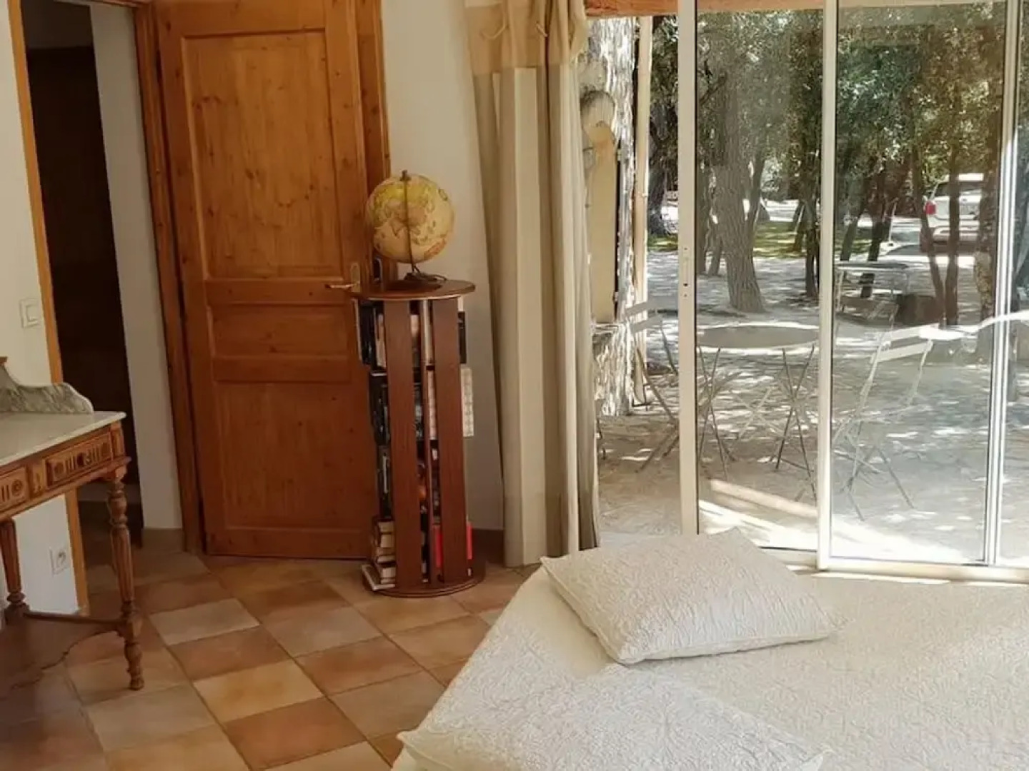 Villa in an Idyllic and Relaxing Setting Near Orange