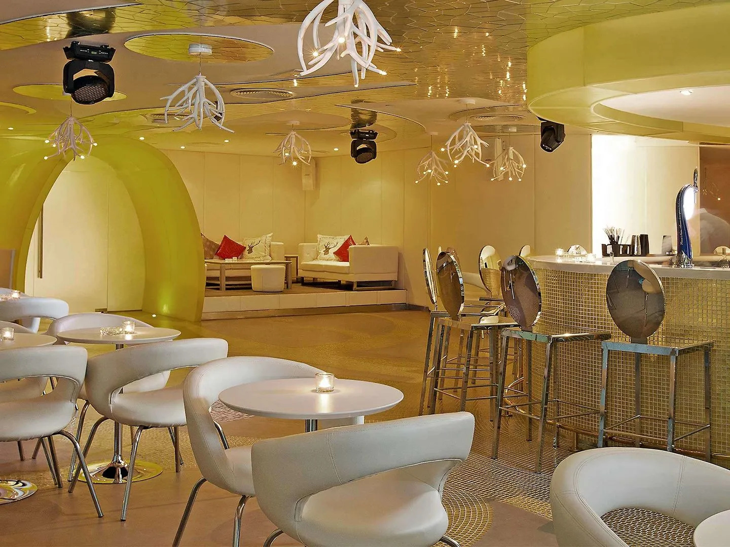 Pullman Dubai Jumeirah Lakes Towers - Hotel & Residence