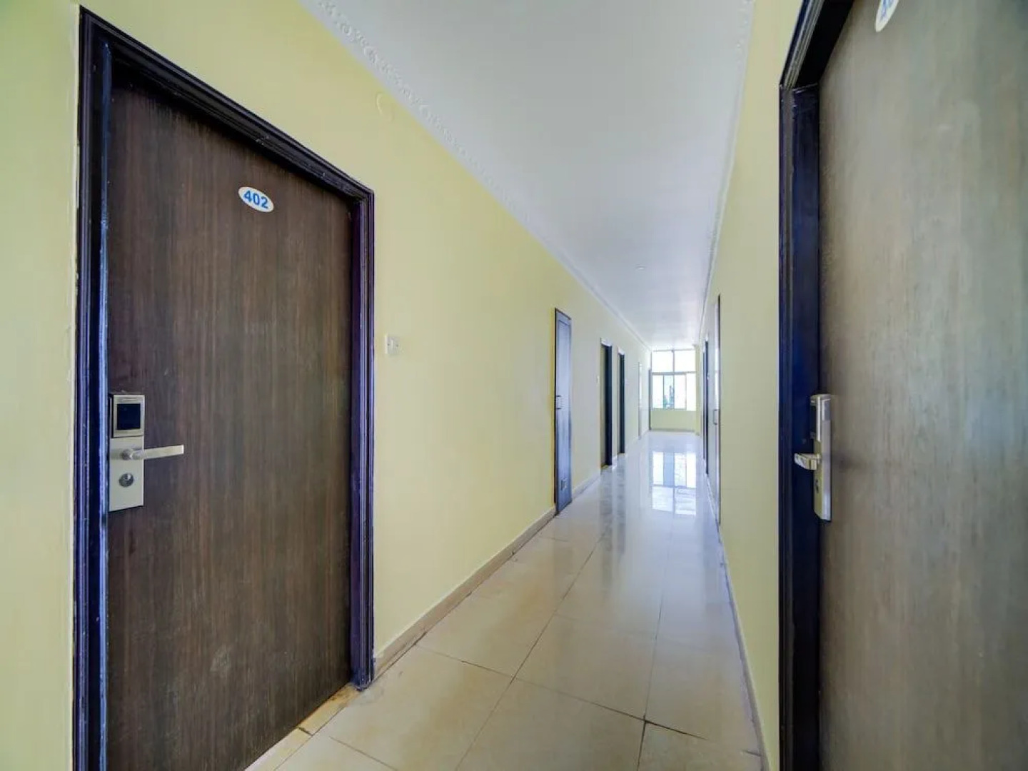 Oyo 40720 Hotel Srs Regency