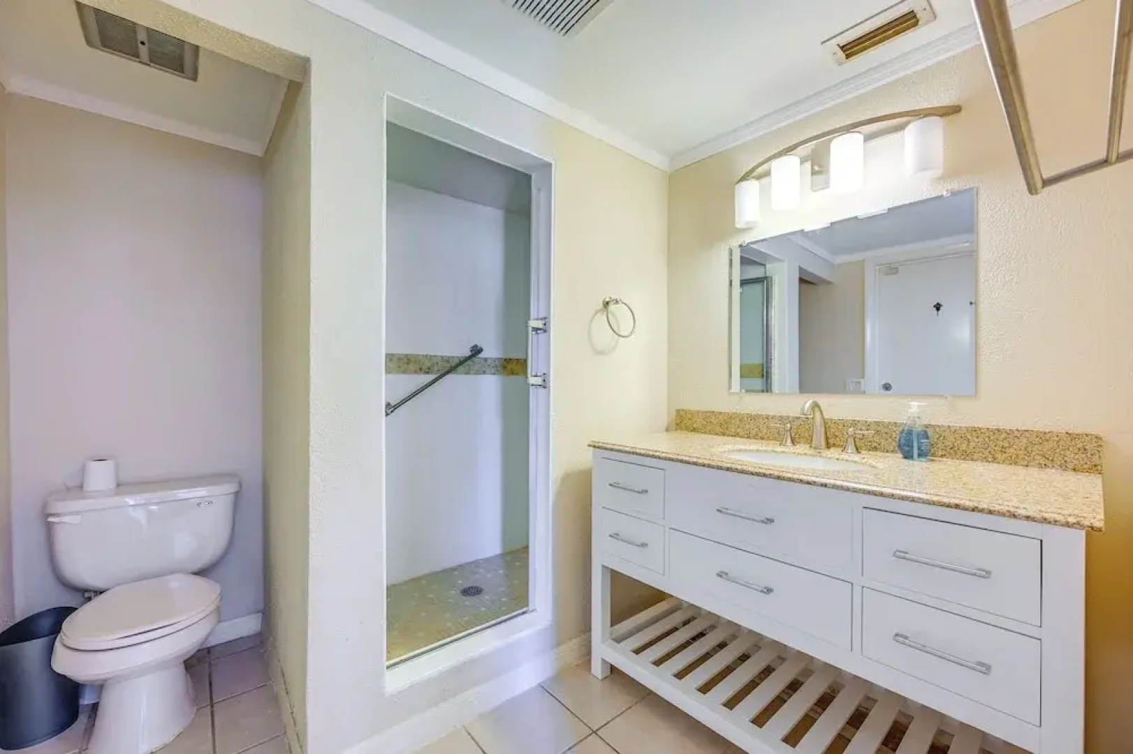 2 Mi to Florida State Fairgrounds: Cozy Studio