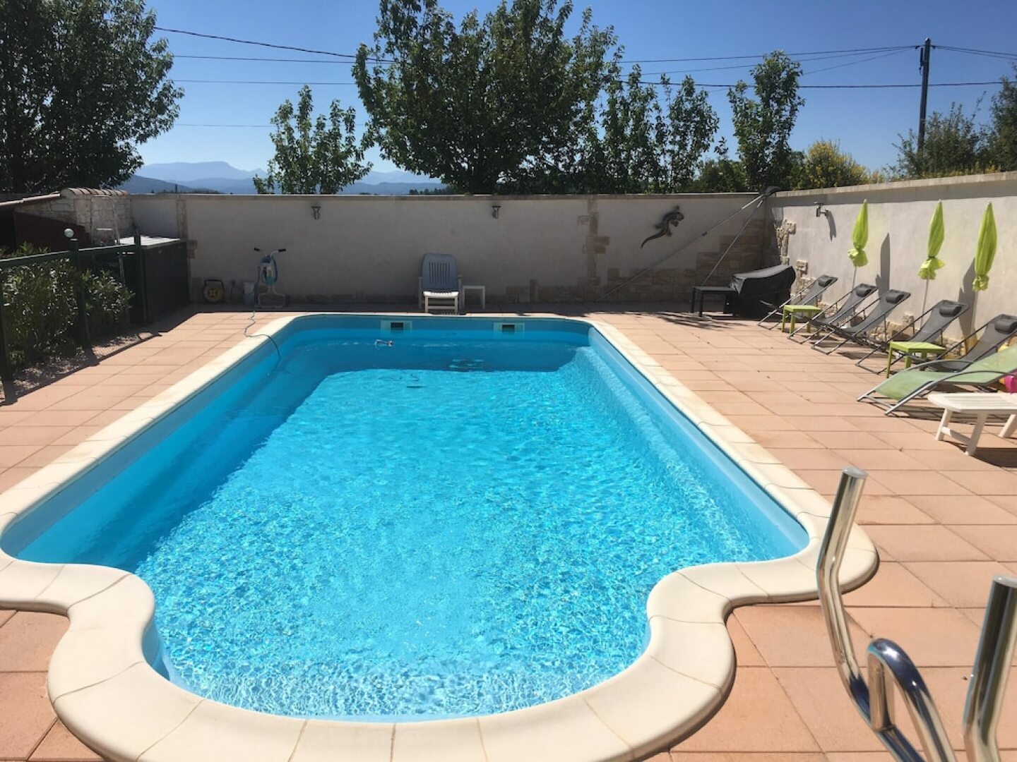 House With one Bedroom in Châteauneuf-val-saint-donat, With Wonderful Mountain View, Shared Pool, Enclosed Garden
