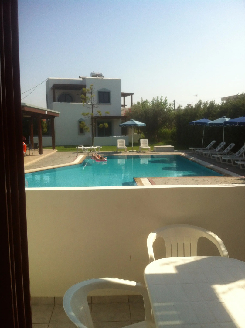 Triantafyllas Apartments