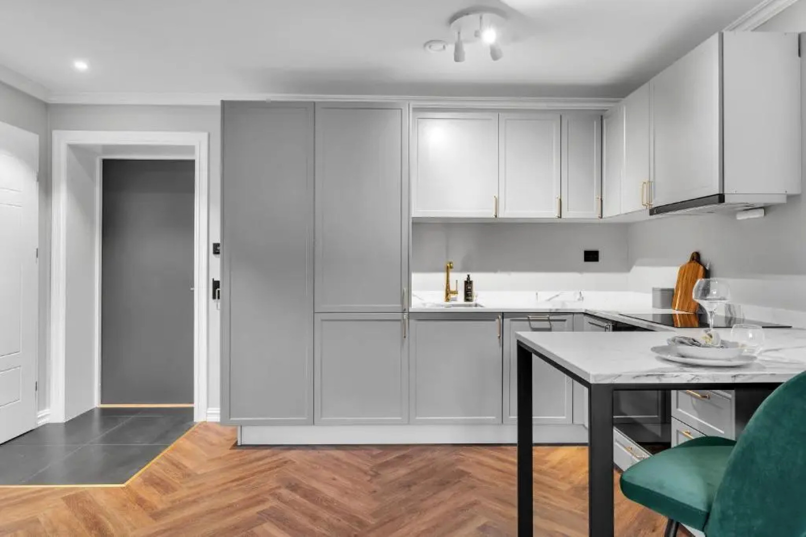 Enter St. Elisabeth Suites