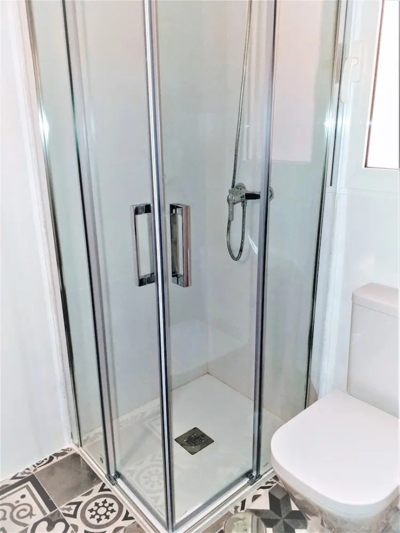 LARGE Apartment with large and sunny Terrace - Garden & Outdoor Gym, ALICANTE CENTER