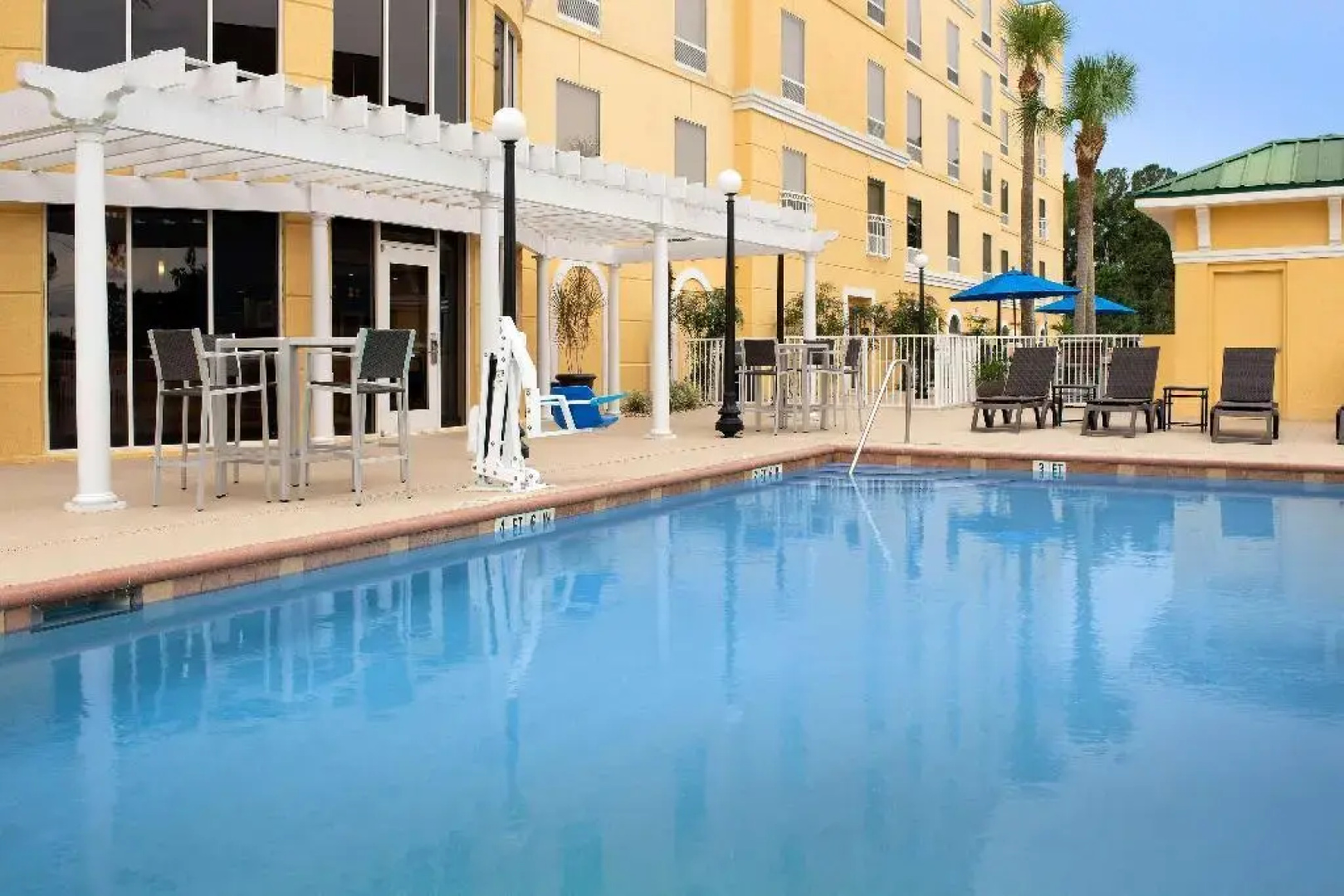 Отель Hampton Inn & Suites Lake City