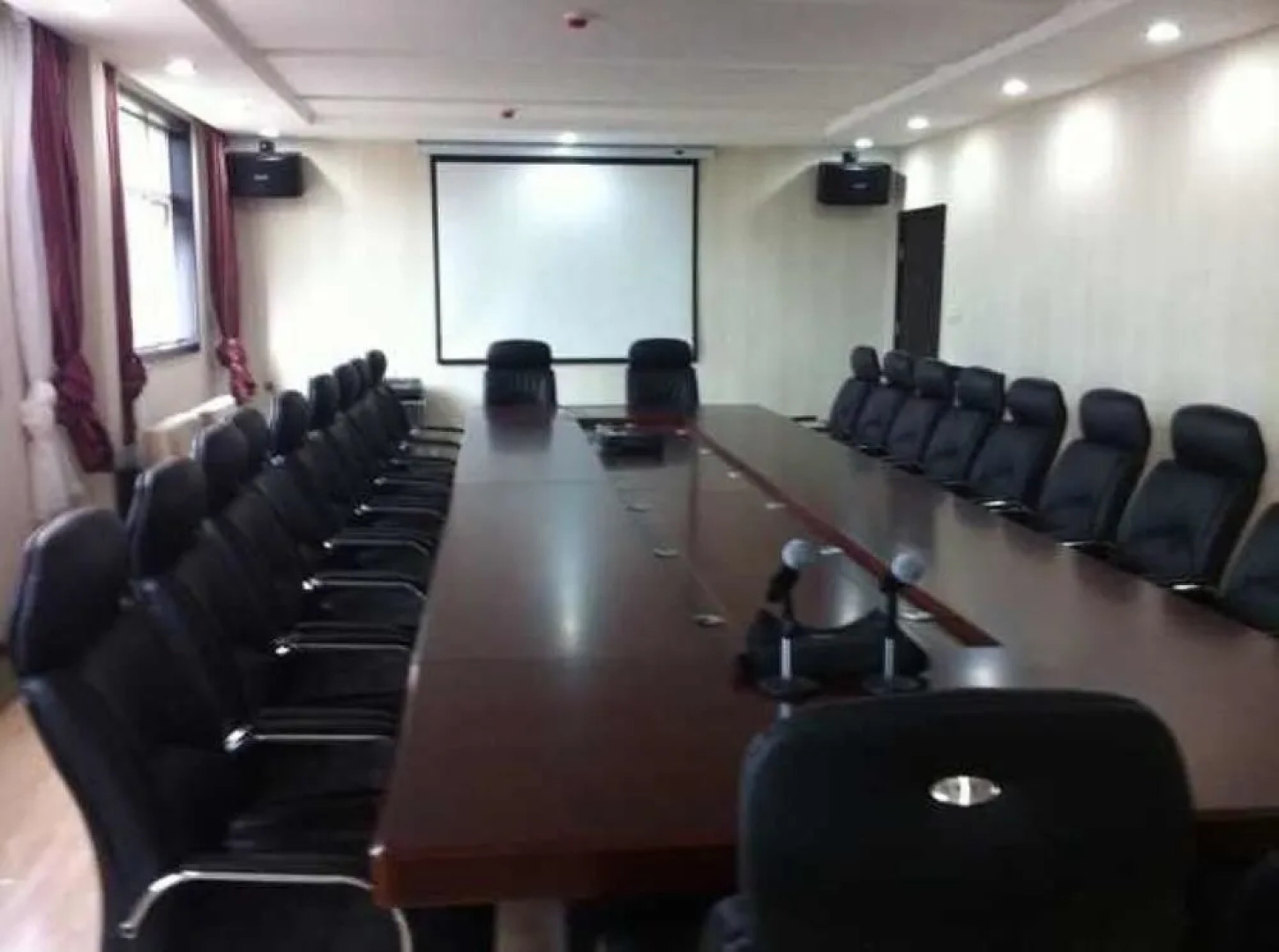 Heluo Sunshine Culture Theme Hotel