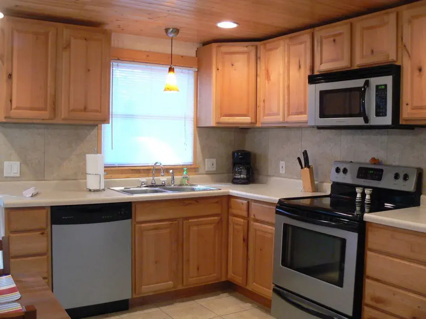 Maple Ridge Cottages