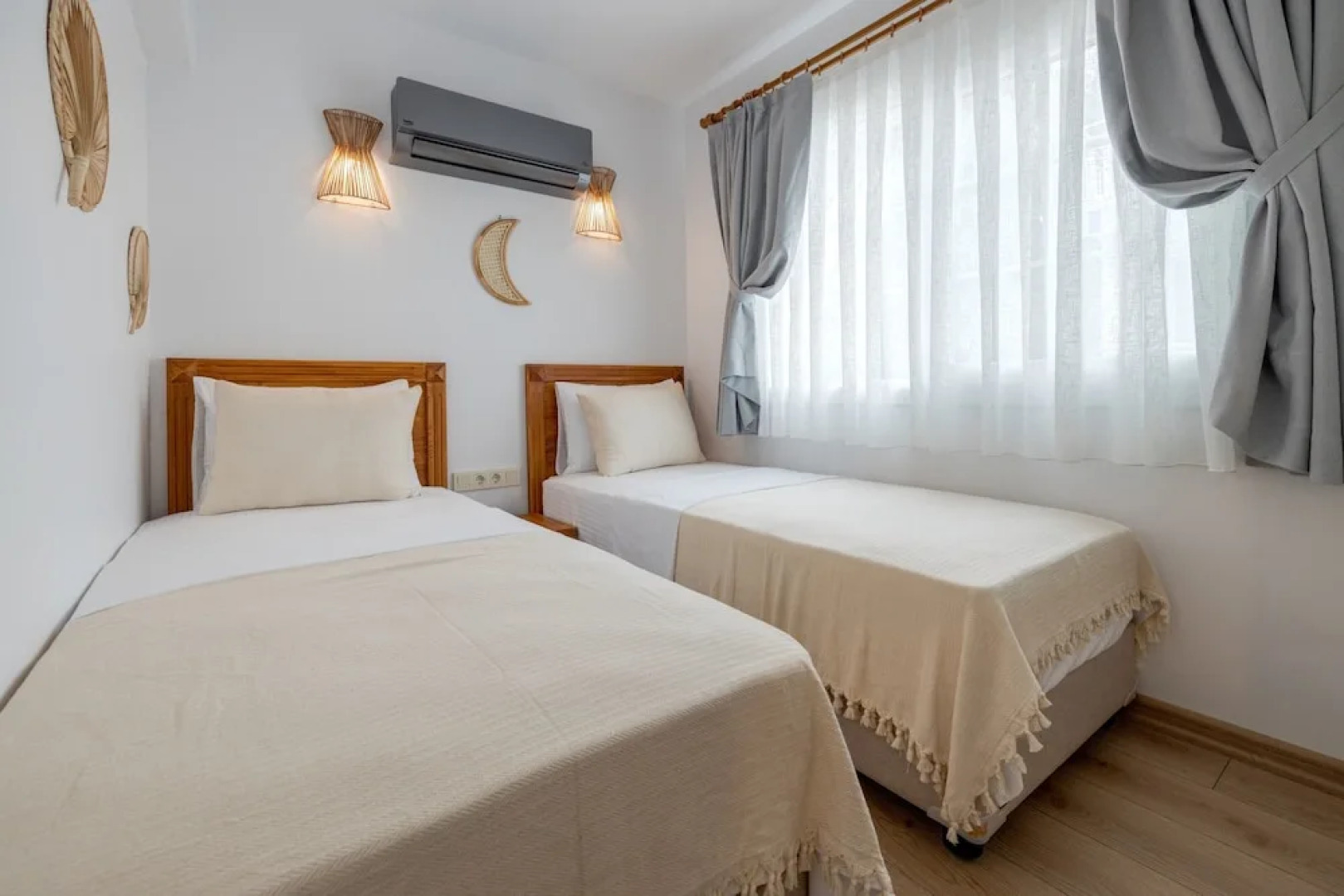 Navali̇a Beach Homes