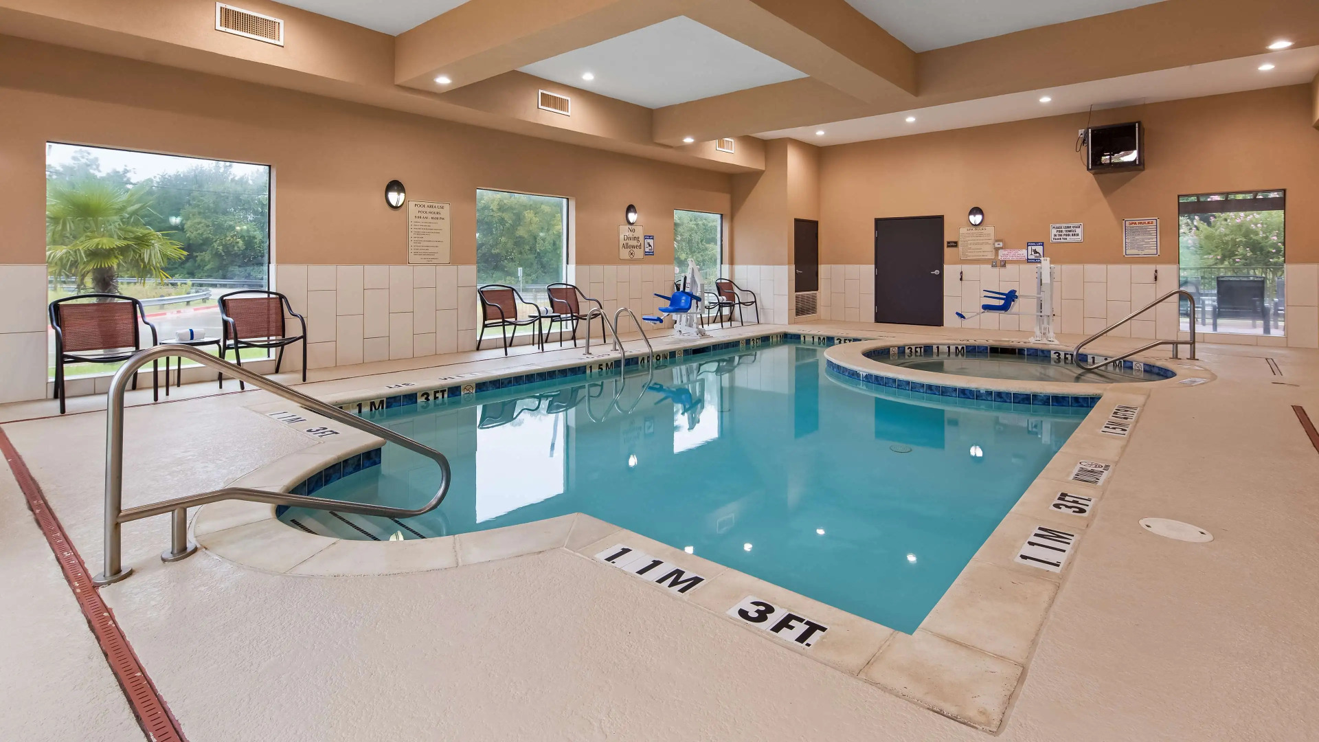 Best Western Plus Burleson Inn & Suites