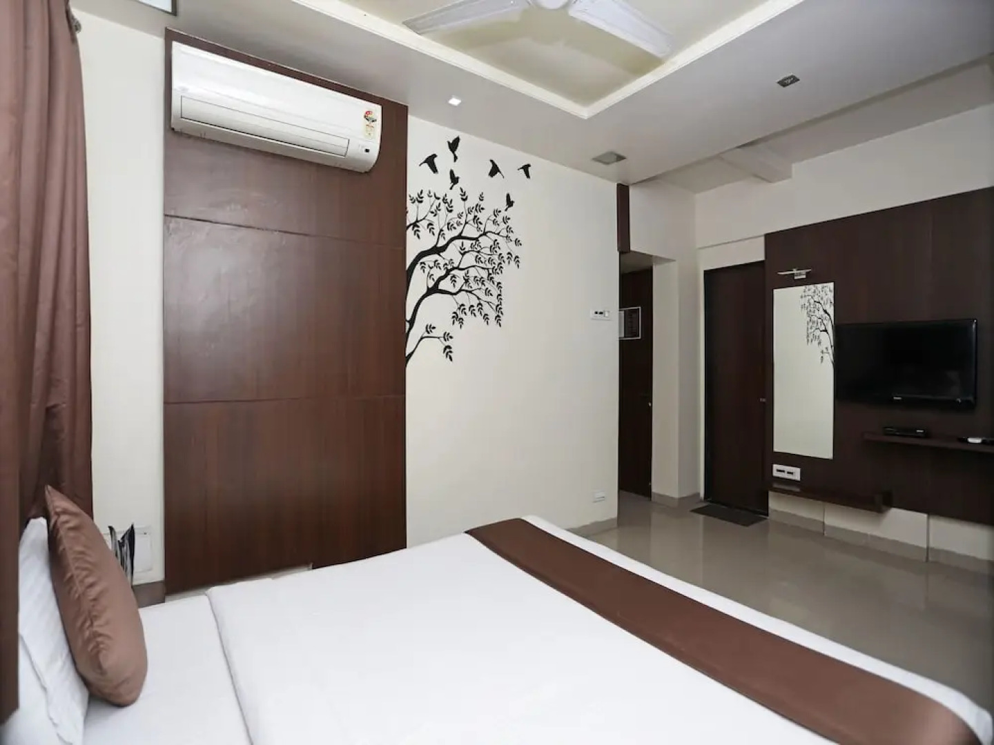 OYO 693 Hotel Ranjanas Hospitality