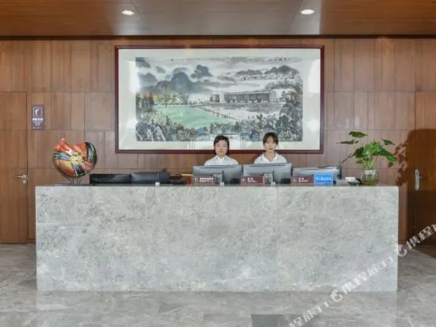 Yingde Jiqingli Yifeng Lu Hot Spring Resort Hotel