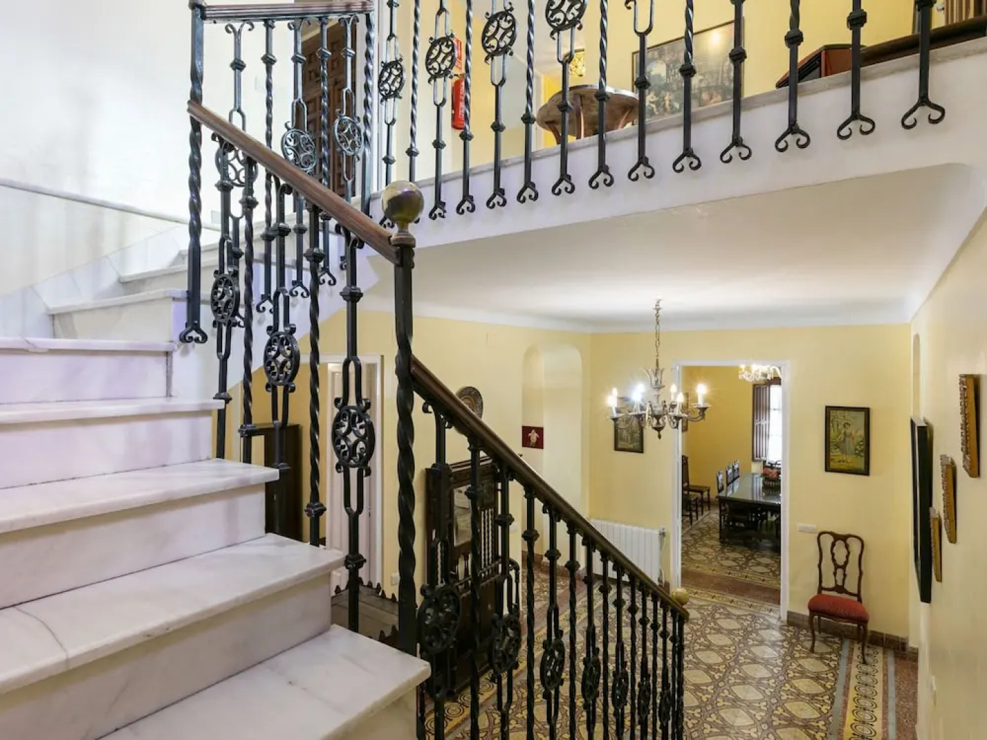 Luxurious Villa in Fuente de Piedra With Swimming Pool