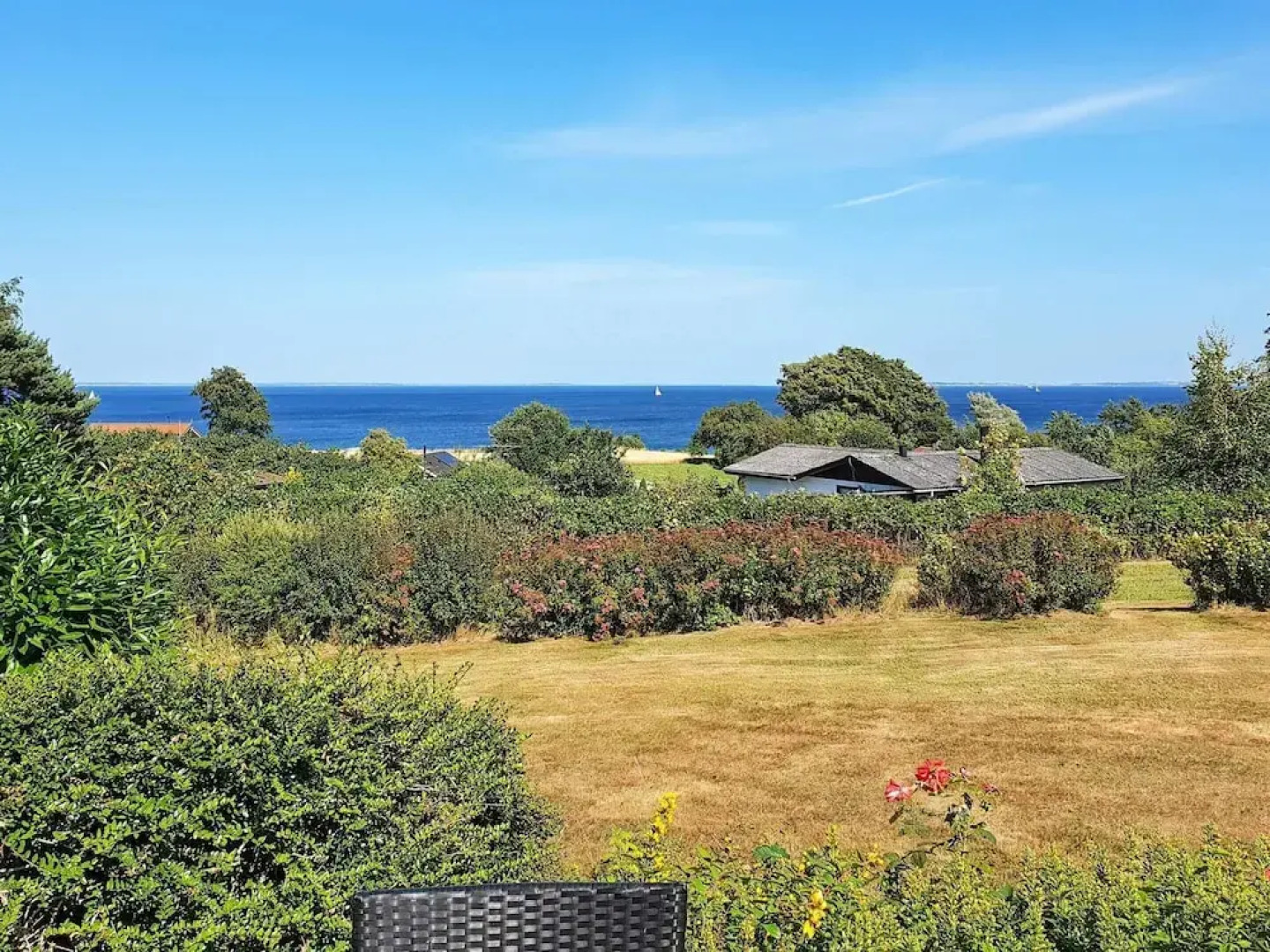 Rustic Holiday Home in Augustenborg near Sea