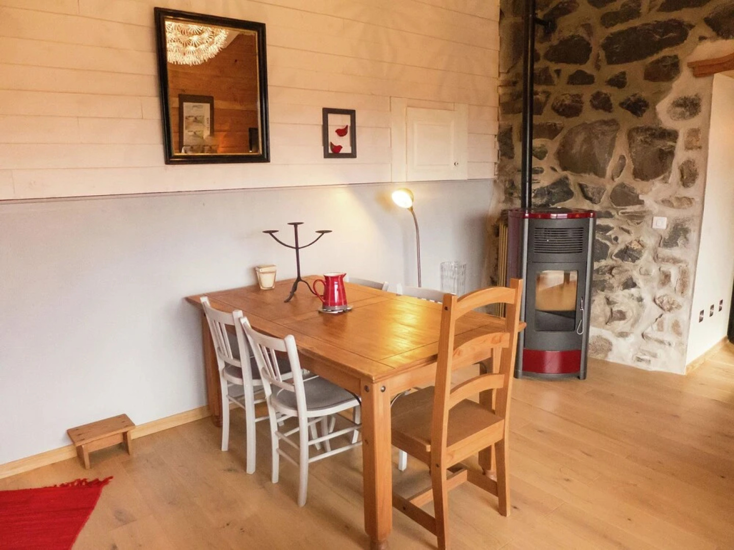 Cozy Holiday Home in Saint-privat-d'allier Near River