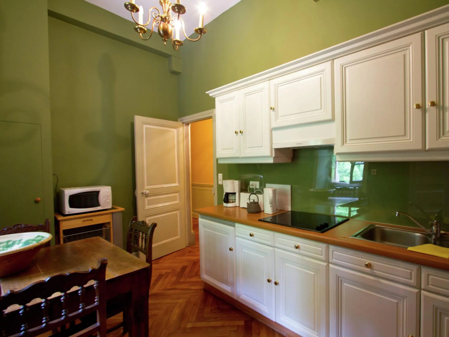 Charming Castle in Serrieres-en-chautagn With Pool