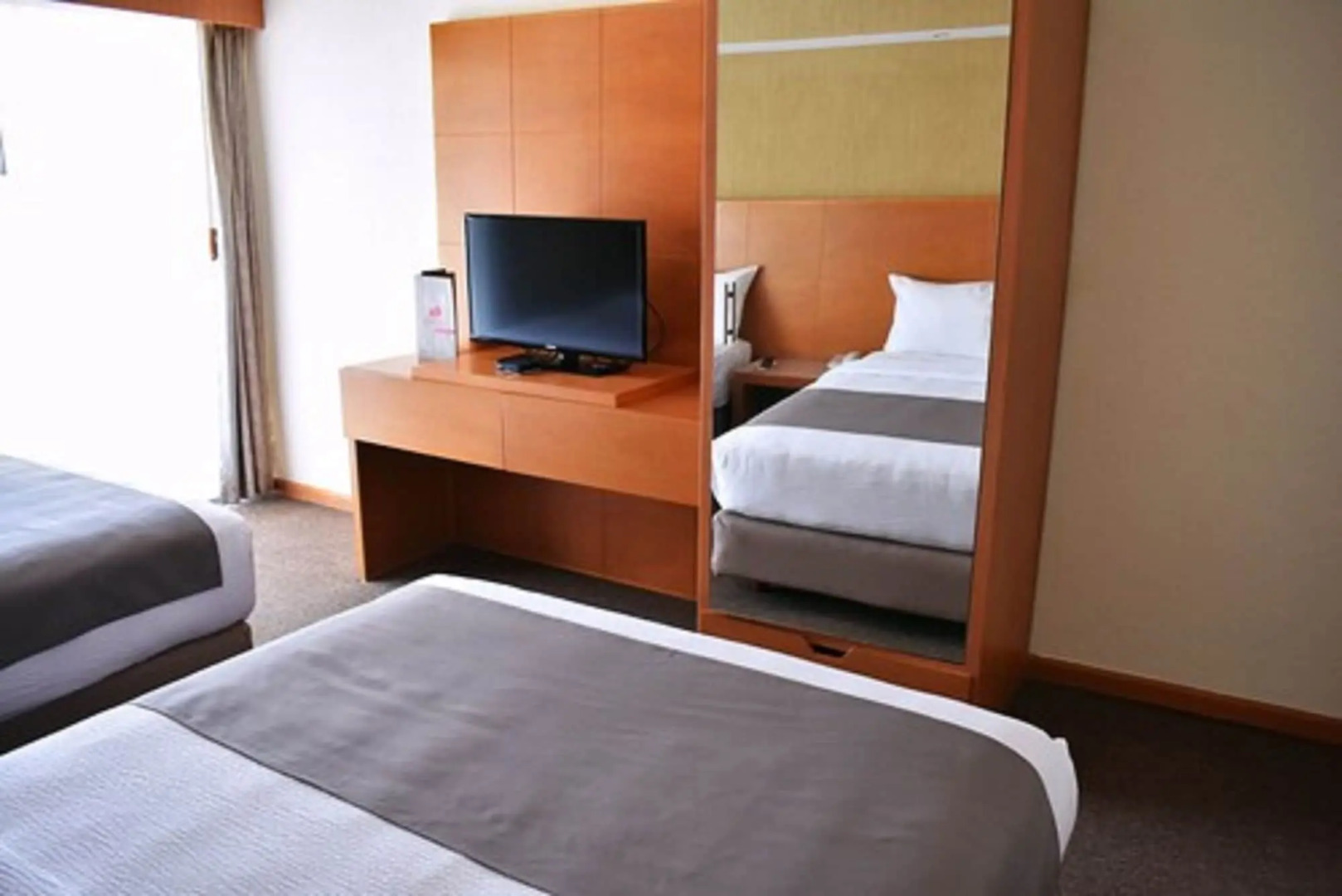 La Posada Hotel & Suites