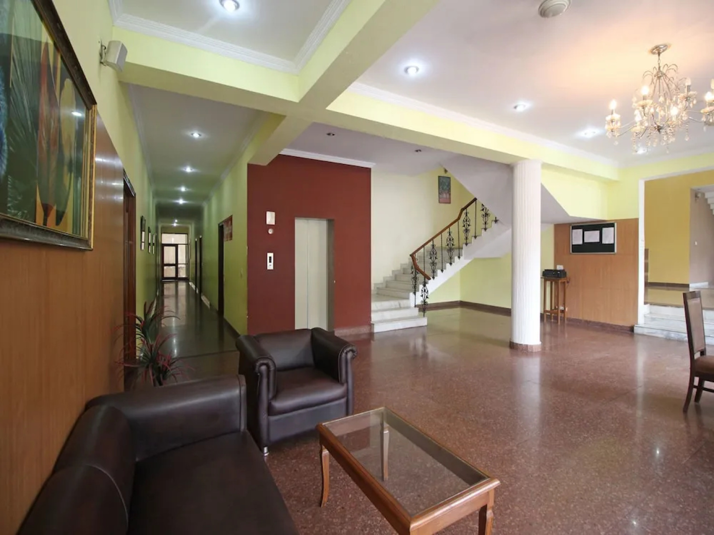 OYO 6977 Hotel Clarks
