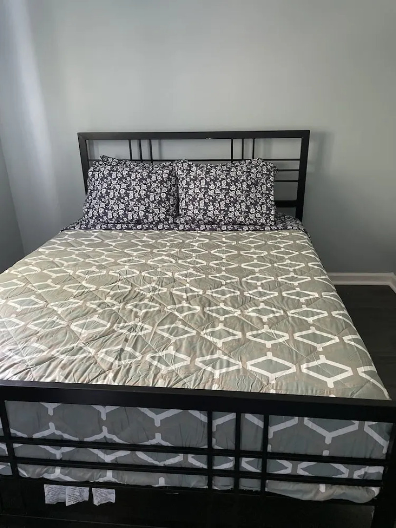 Pontiac House for a short term rent