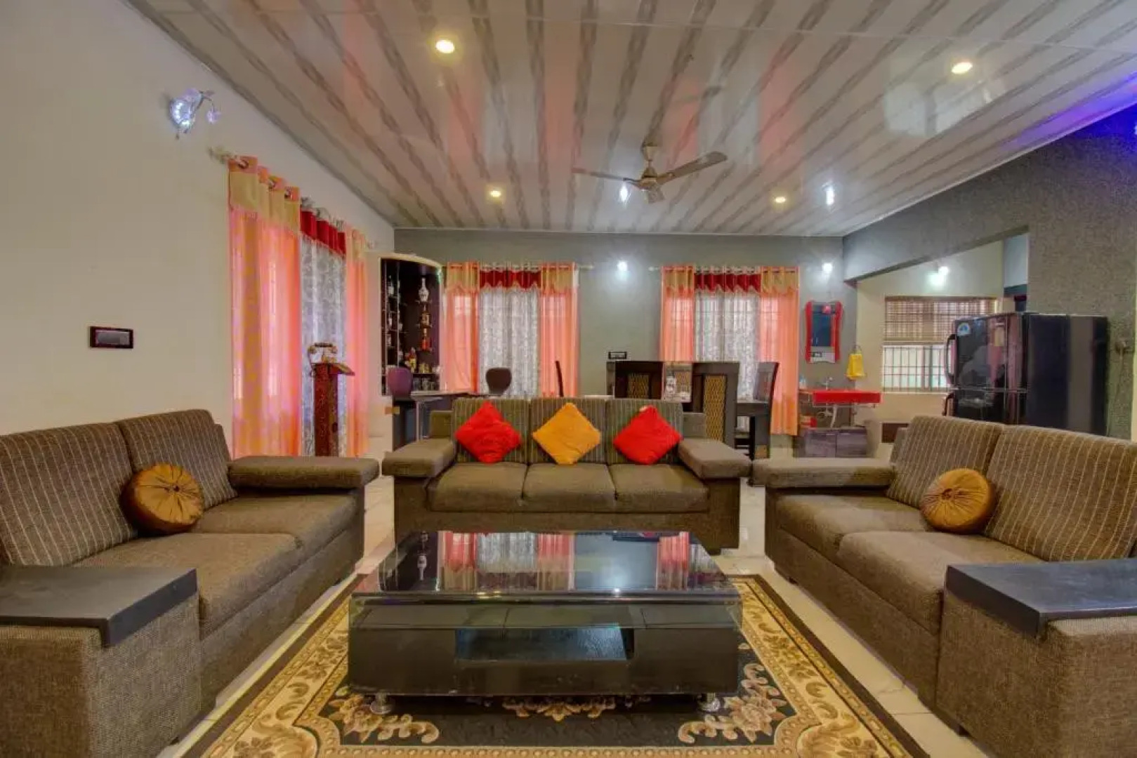 Srinikethana Home Stay with Swimming Pool