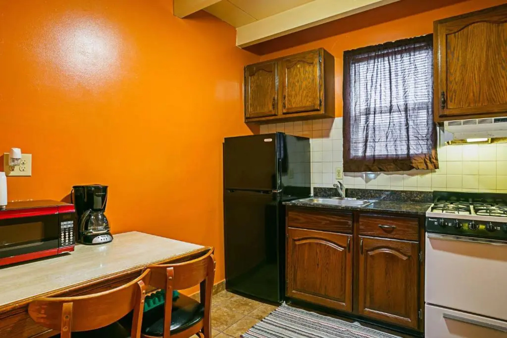 Americas Best Value Inn & Suites