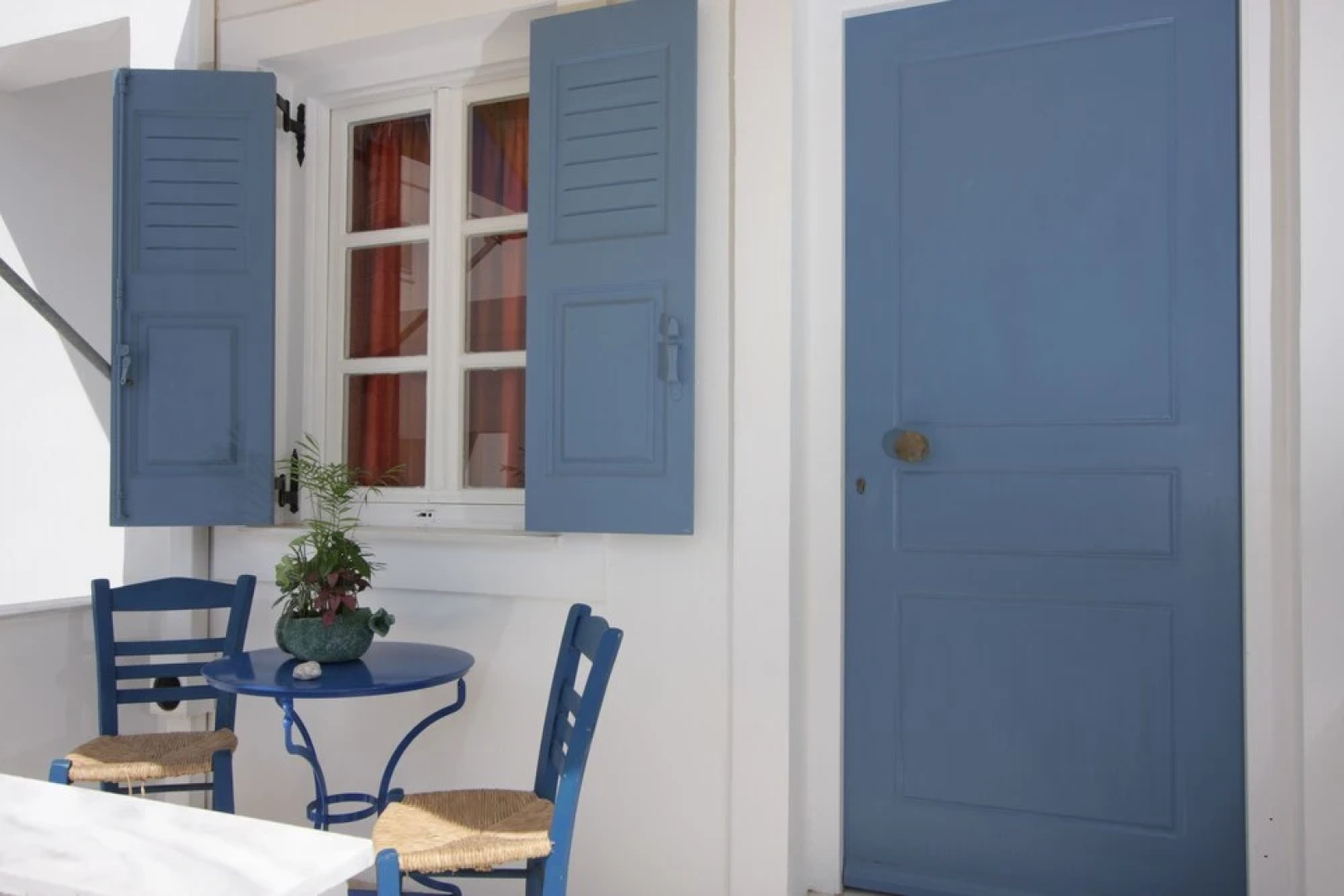 Manos Syros Rooms & Apartments