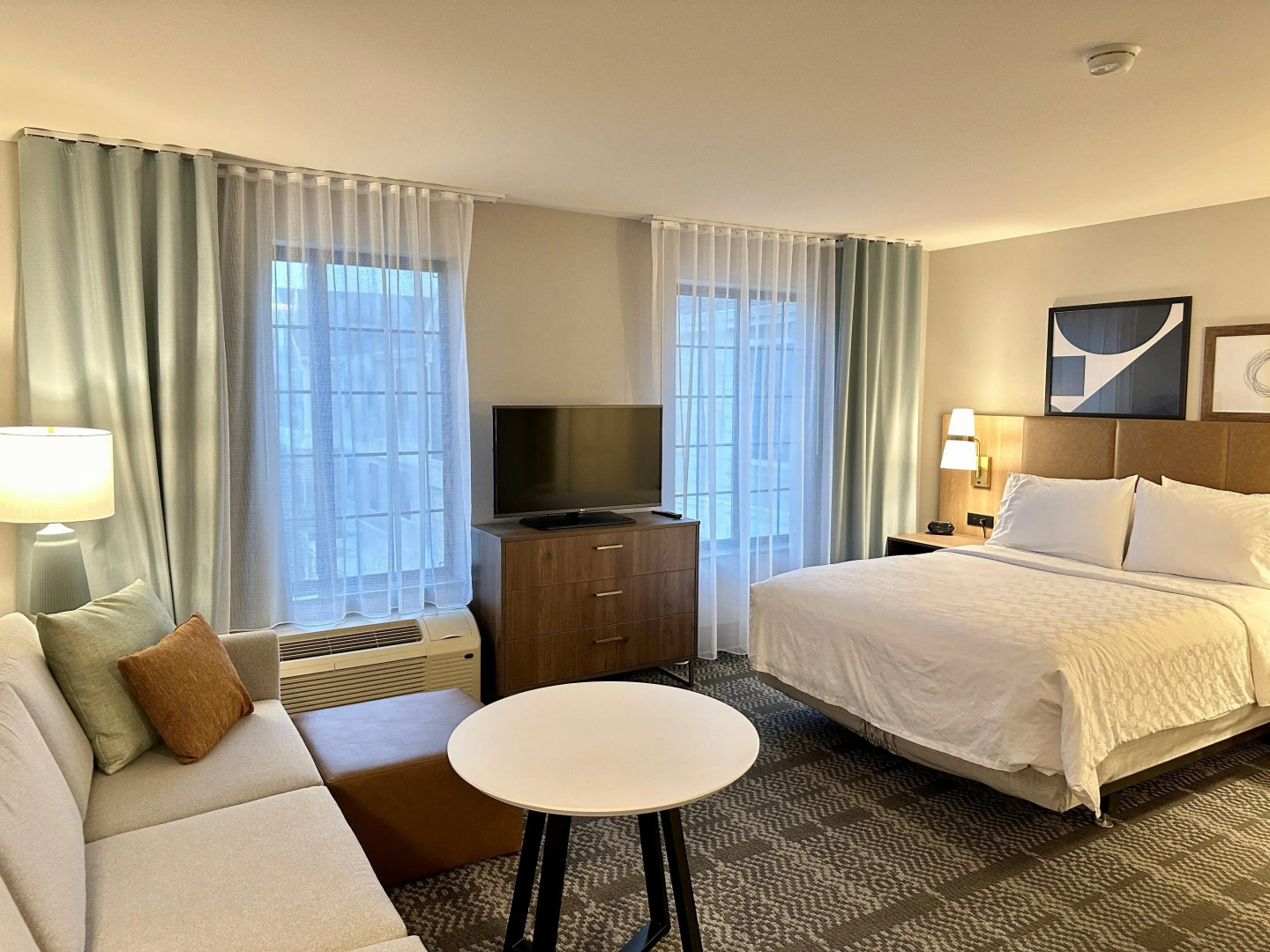 Staybridge Suites Milwaukee West-Oconomowoc by IHG