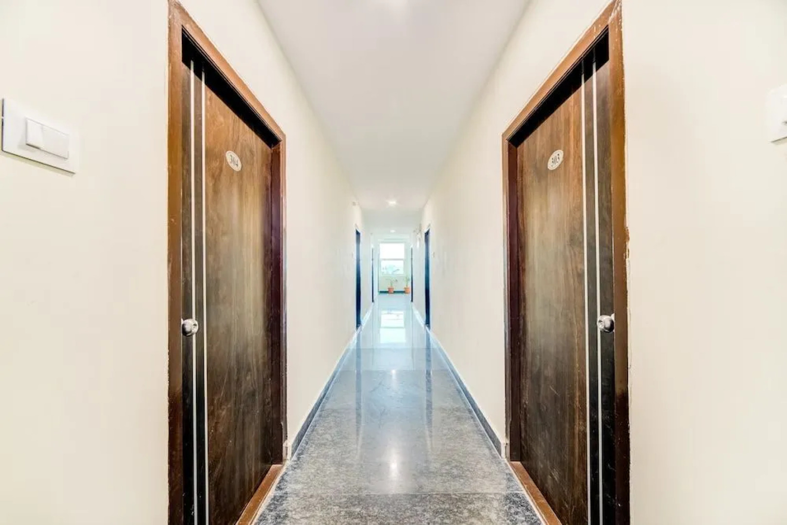 Capital O 47601 Airport Palace Hotel