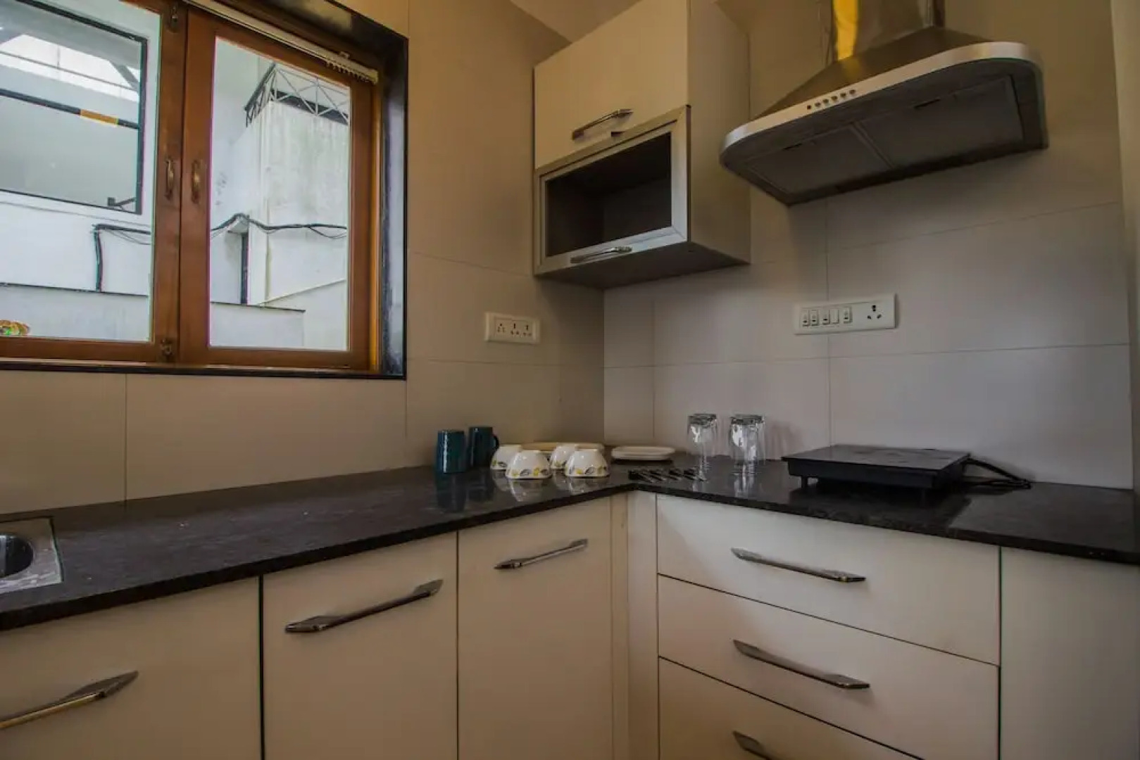 OYO 17402 Home Pool View 4BHK Villa Britona