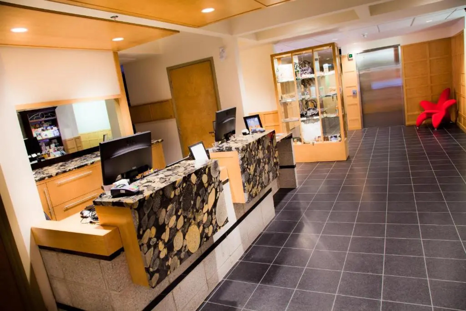 Hotel & Suites Le Dauphin Quebec