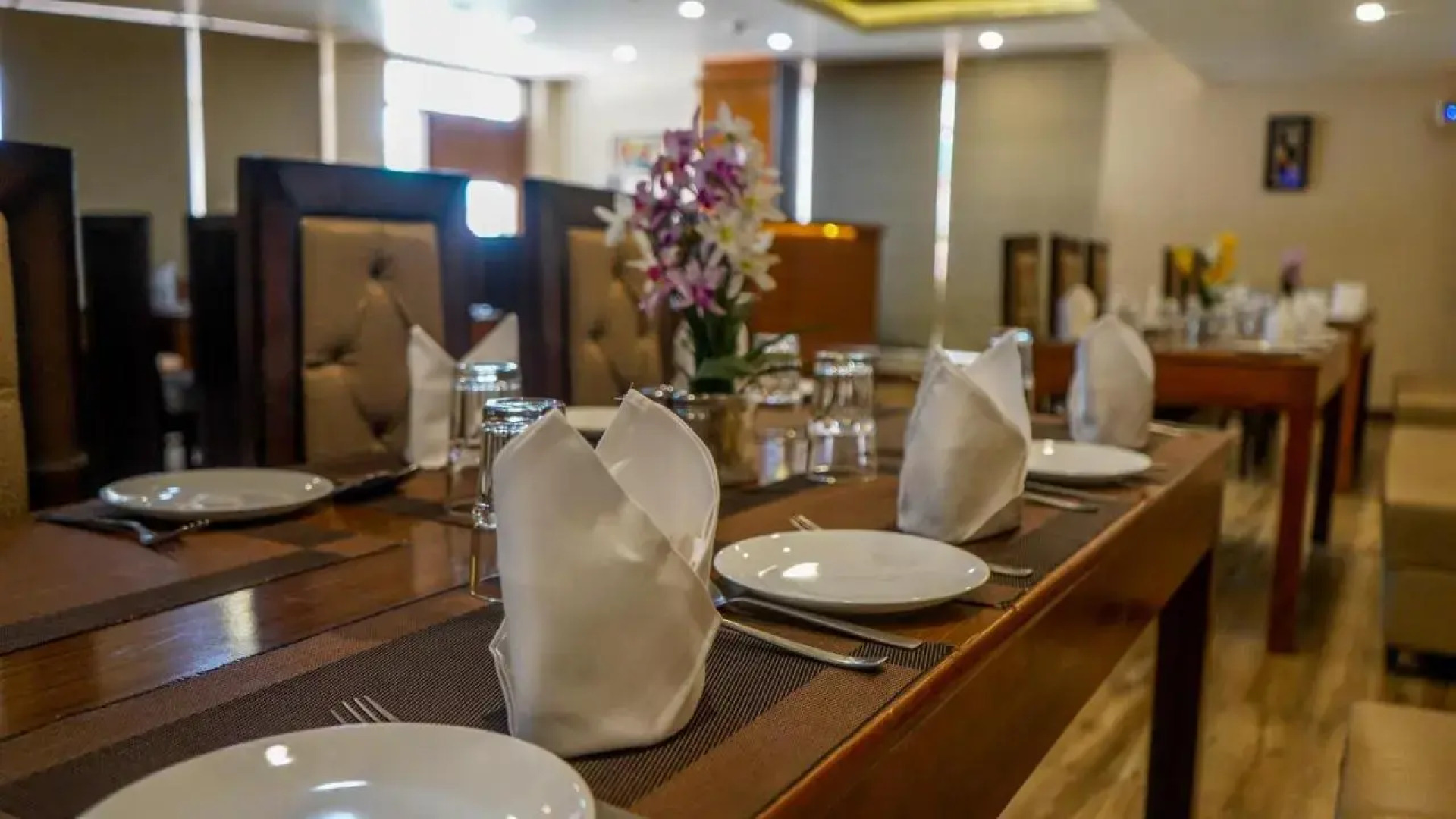 Hotel JSR Continental