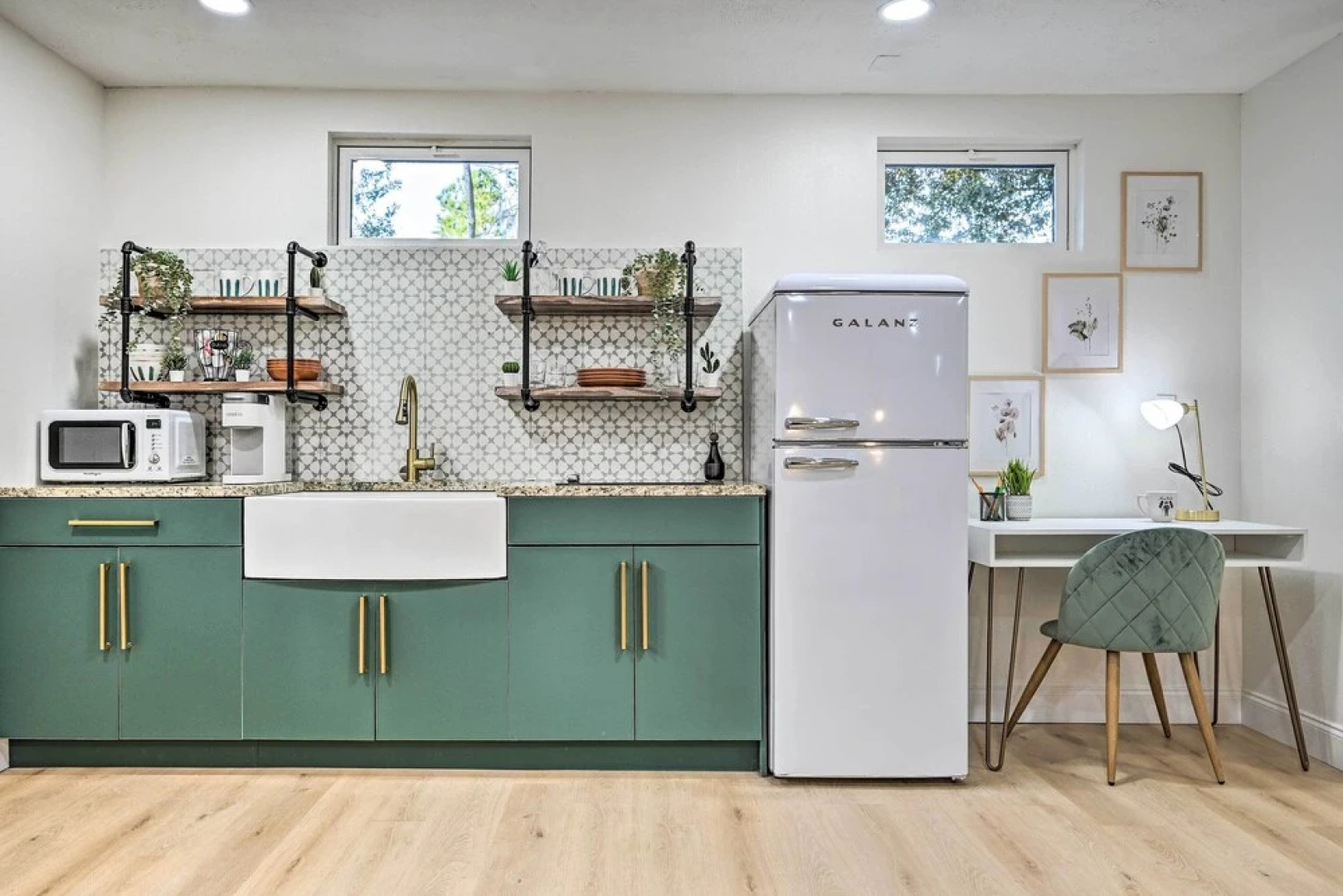 Cozy Brandon Guest Studio w/ Pool & Hot Tub!