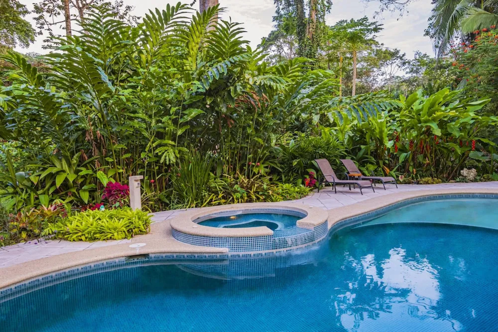 El Nido Jungle Lodge