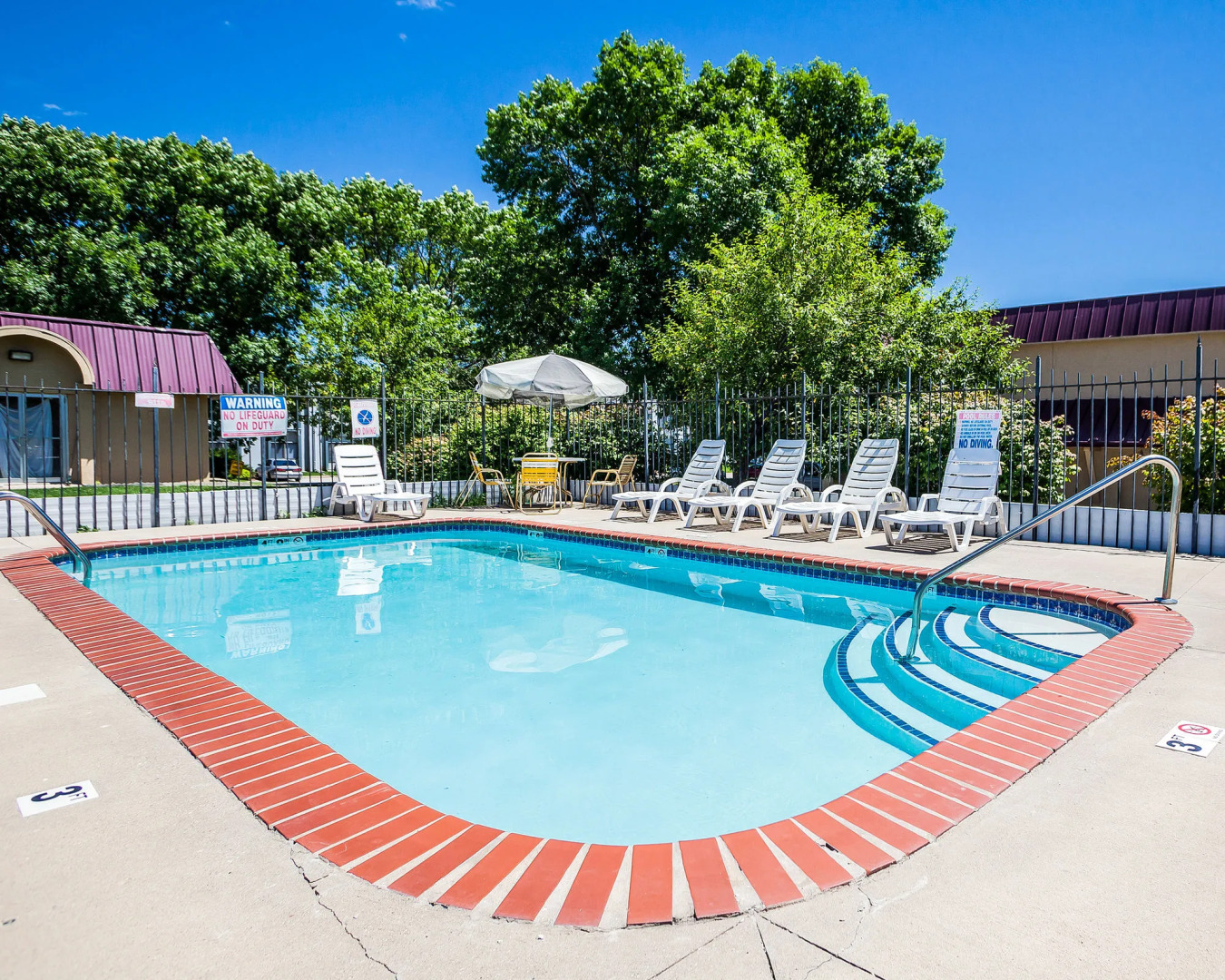 Econo Lodge Urbandale