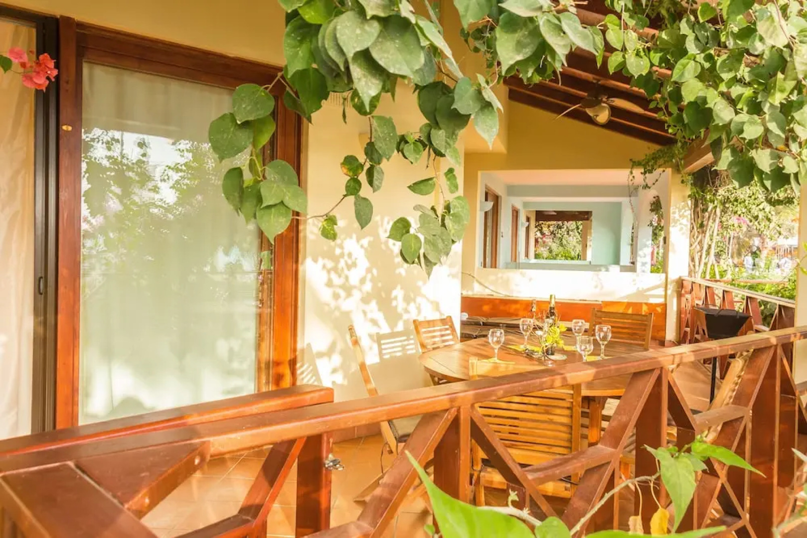 AJP Holidays - Porto Antigo 2 Beachfront Apartment