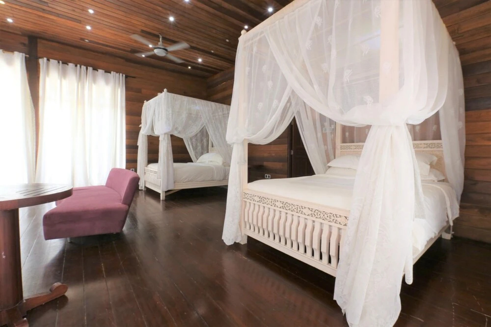 OYO 90237 Villa Danialla Beach Homes