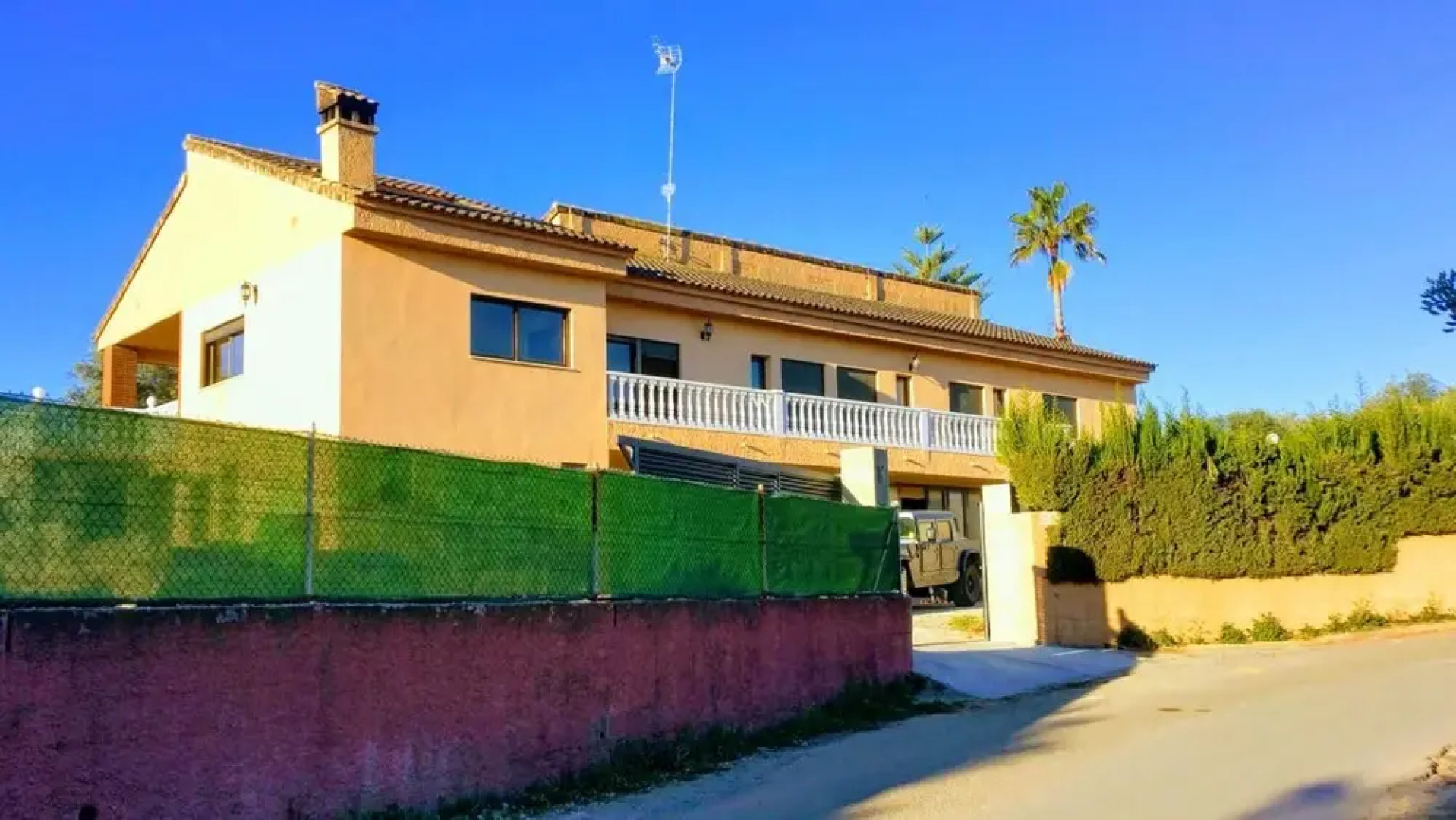 Villa With 6 Bedrooms in Godelleta, With Private Pool, Furnished Terrace and Wifi