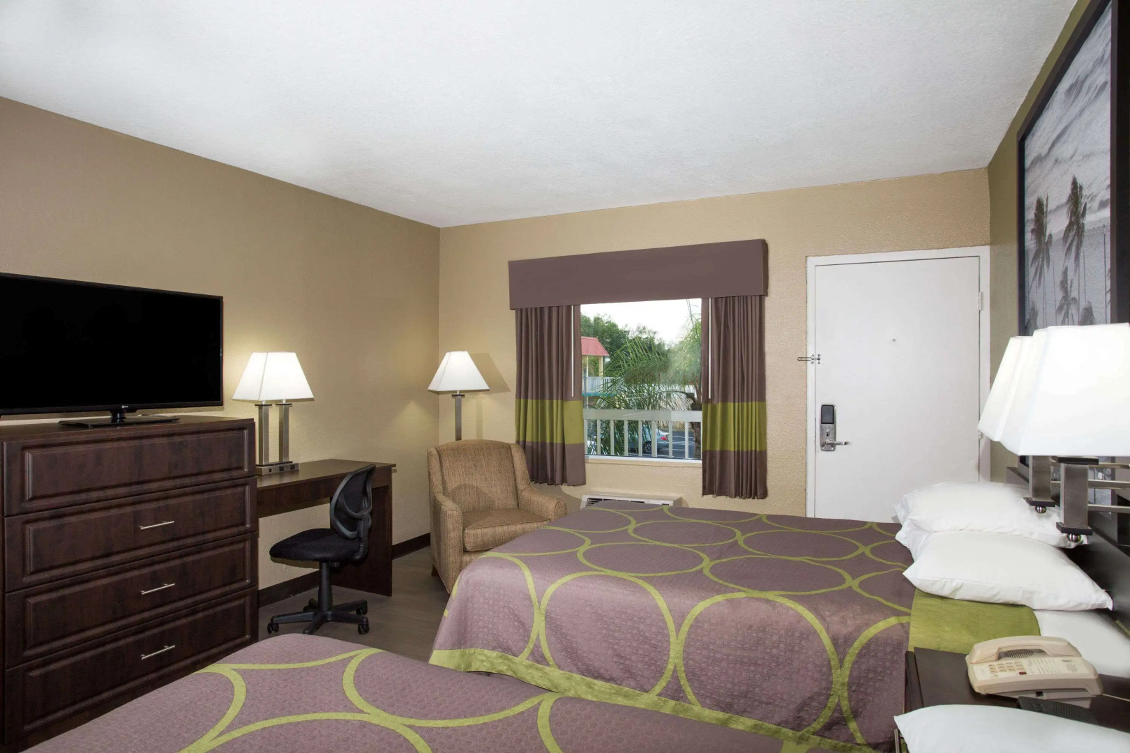 Super 8 by Wyndham Sarasota Near Siesta Key