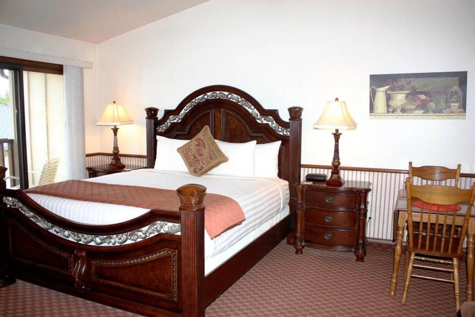 Lookout Inn GuestHouse and Suites