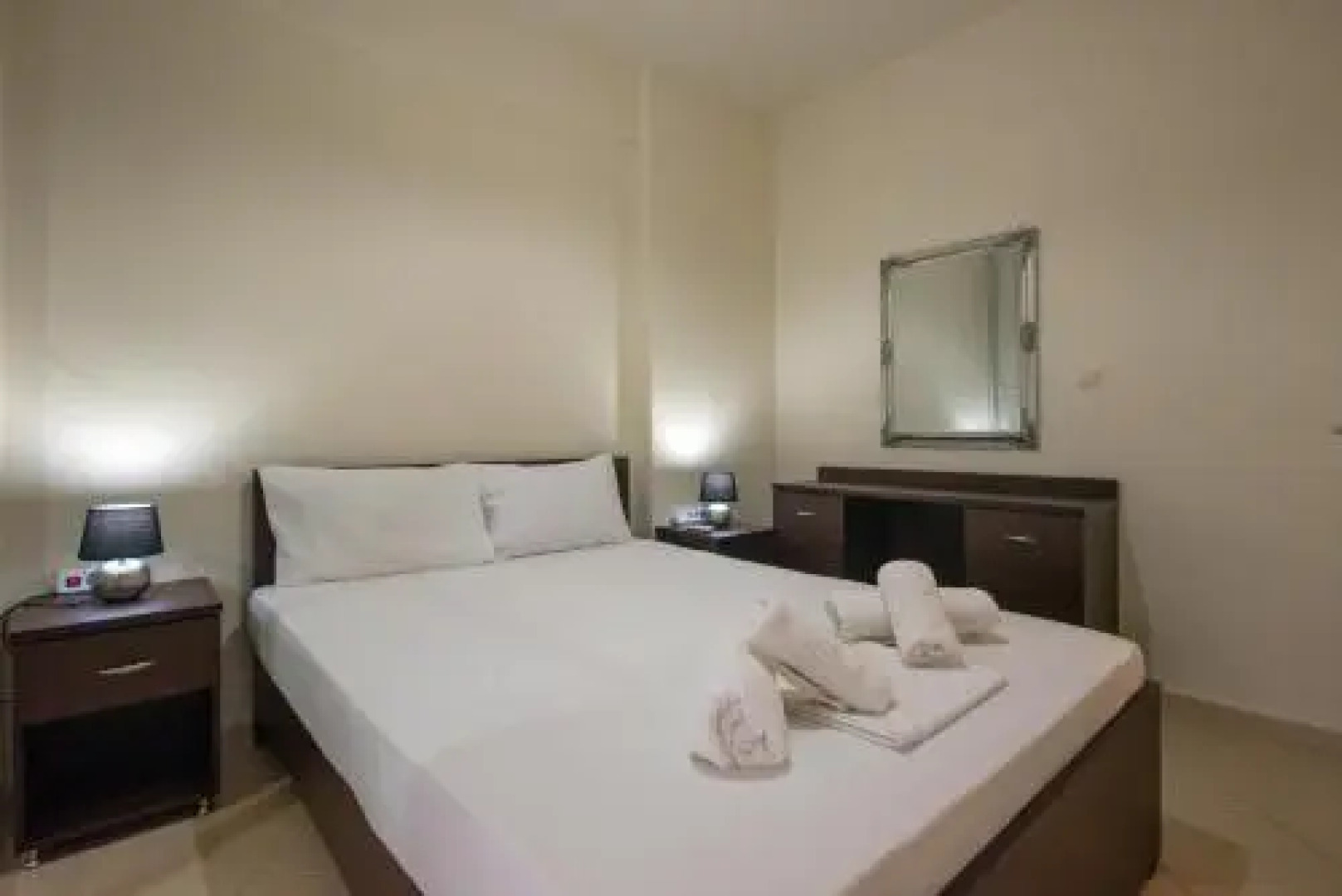 Paliochora Apartments