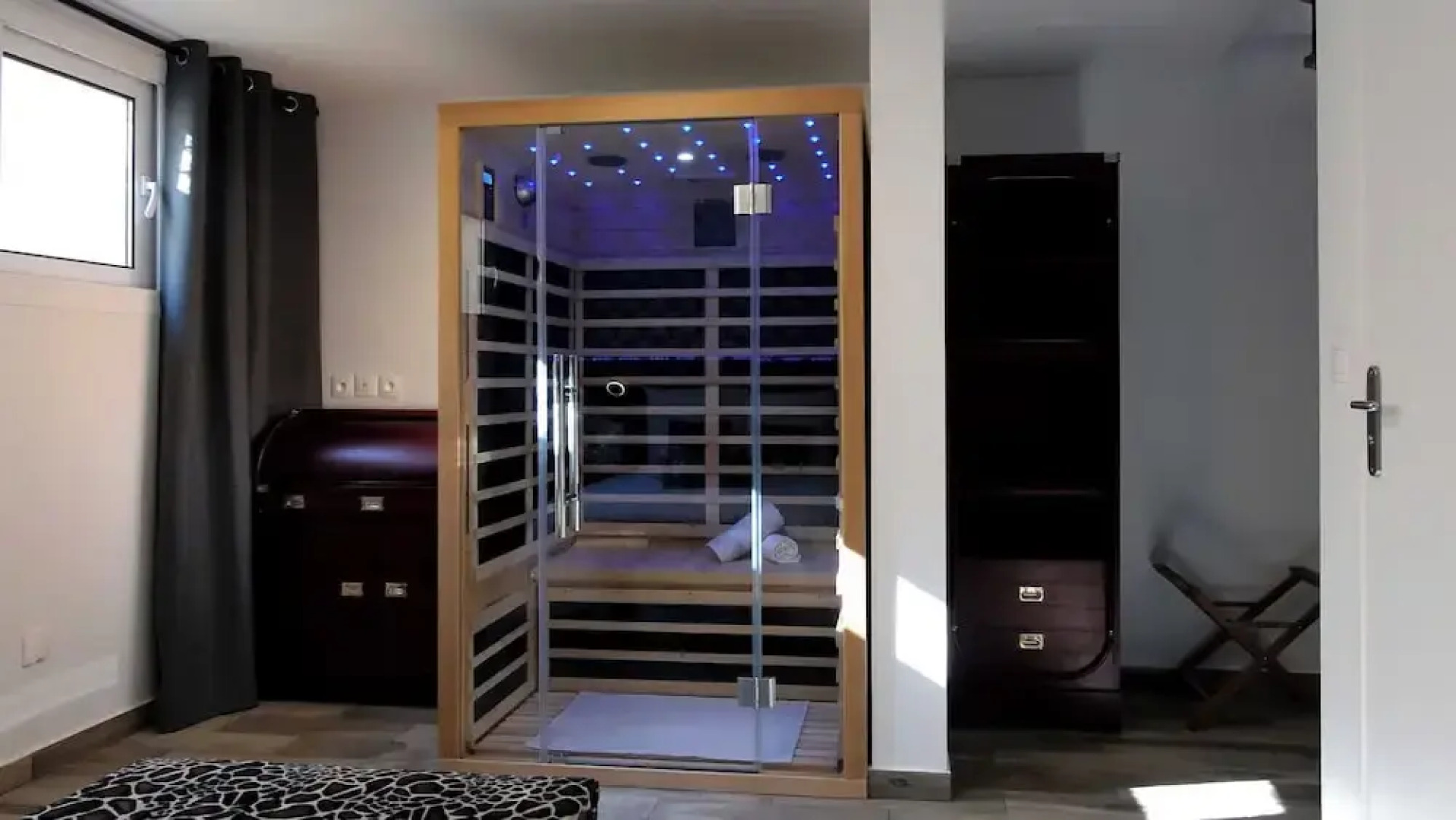 Amazing Duplex With Sauna 1br/4p in the Heart of Orly, Close to Paris