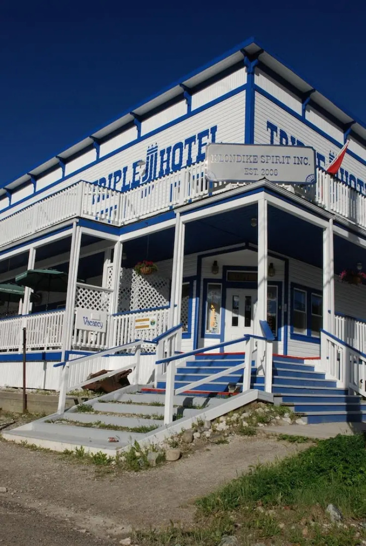 Triple J Hotel & Cabins