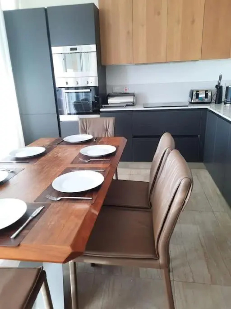 Cloud 7 Quality Sea Front Apartment