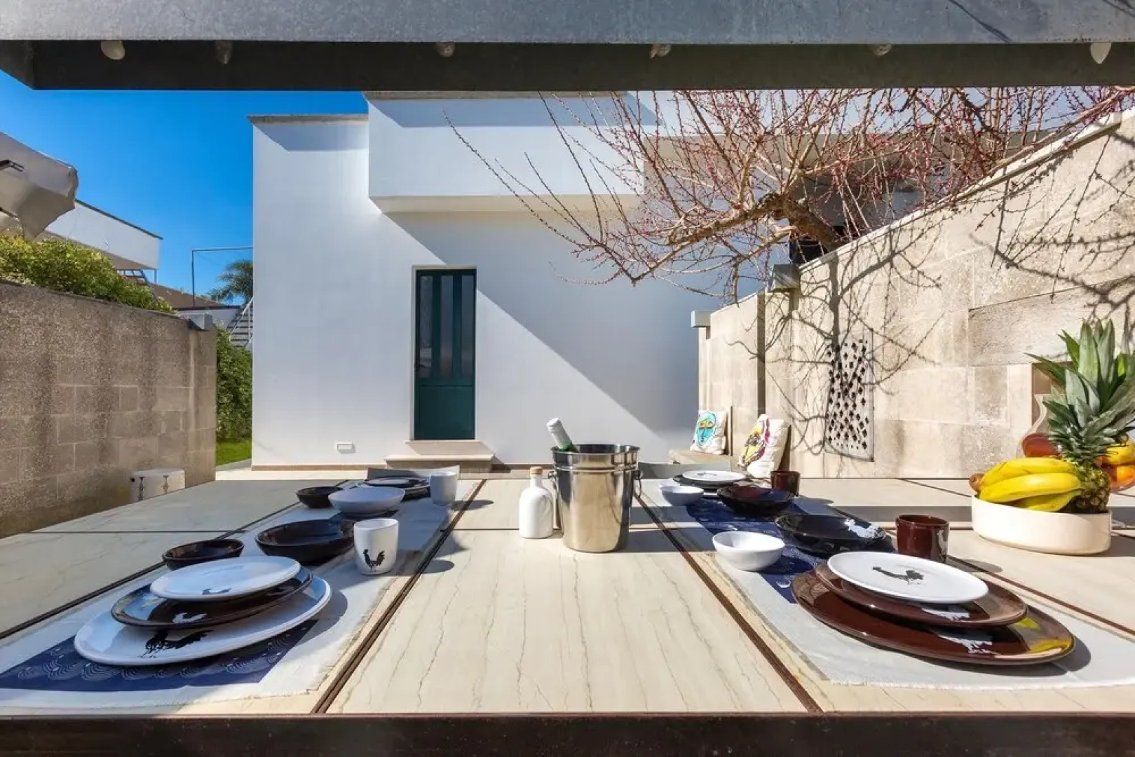 2732 Suite More by Barbarhouse